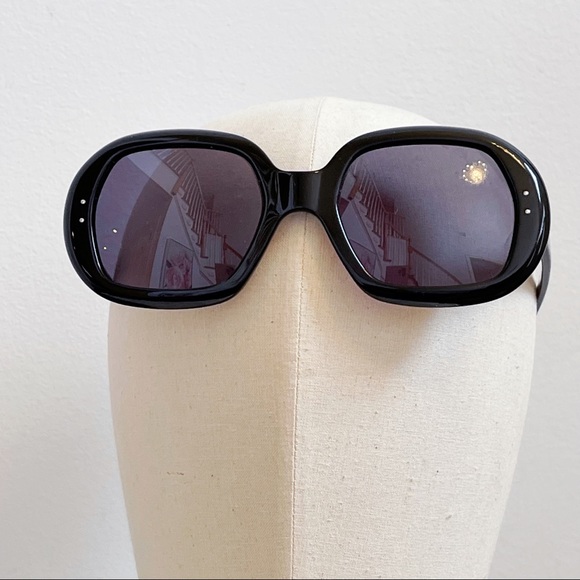 Ann Taylor Classic Black Rectangle Sunglasses with Case - Picture 5 of 15